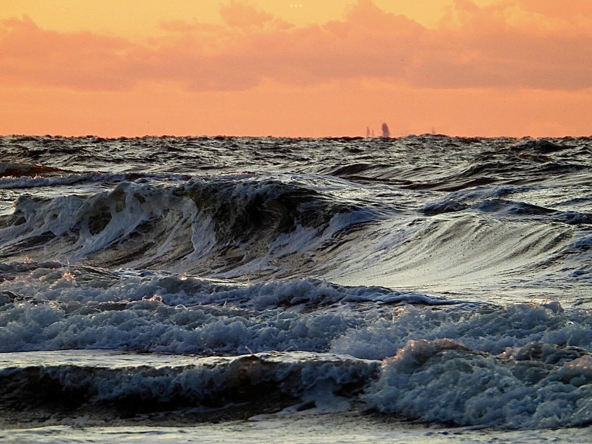 De branding…#zonsondergang #Noordzee #Ameland.