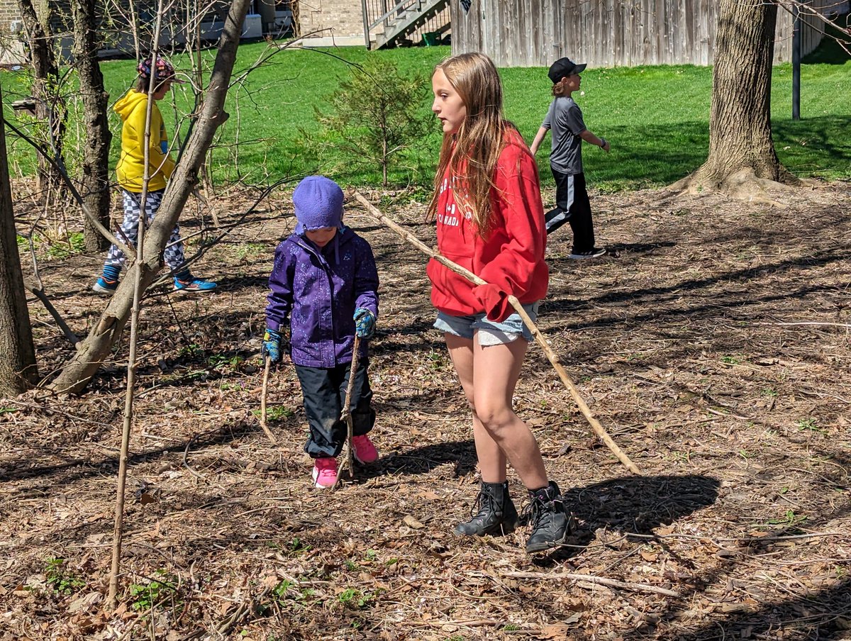 It was an exciting day, we enjoyed a presentation on the James Webb Space Telescope by one of our very own, S.R. The images were amazing! We also enjoyed the nice weather in our nature centre with our buddies and helped to clean it up.