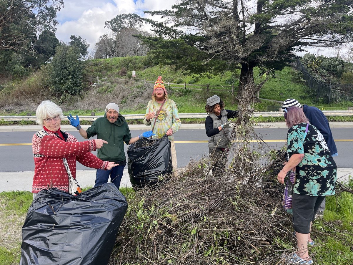 Supported by a Whale Tail Grant from the Coastal Commission, the Coastal Watershed Council works with Downtown Streets Team members to become River Stewards of the San Lorenzo River in Santa Cruz coastal-watershed.org/downtown-stree…