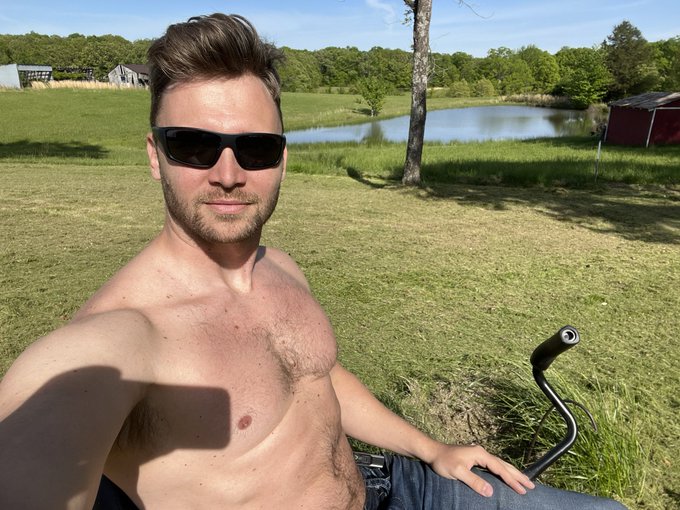 Getting some sun and cleaning up the new backyard!! Oh boy this takes a bit but online after 😎 https://t