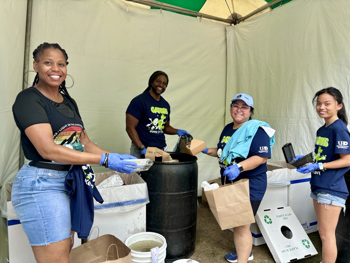 On Saturday, UHD volunteer Recycling Ambassadors were out in force at @DiscoveryGreen’s Earth Day Houston event. Don't miss tomorrow's President’s Lecture on sustainability at noon at CST. 🌍