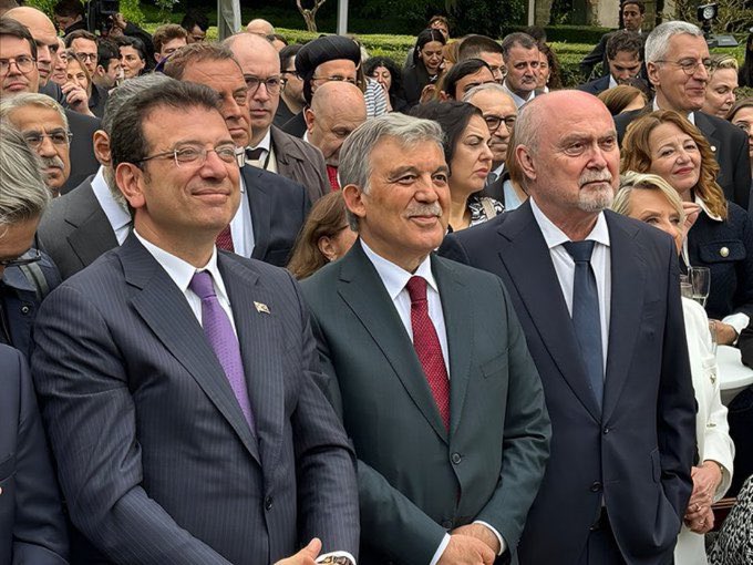 📸 Almanya Cumhurbaşkanı'nın İstanbul gezisinde çekilen Abdullah Gül ve Ekrem İmamoğlu fotoğrafı