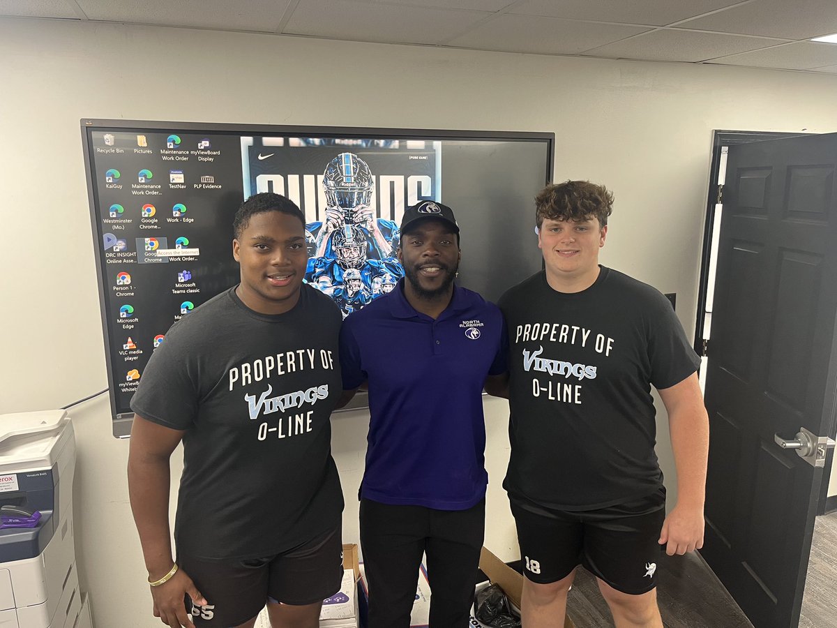 Kyle Thomas tweet media