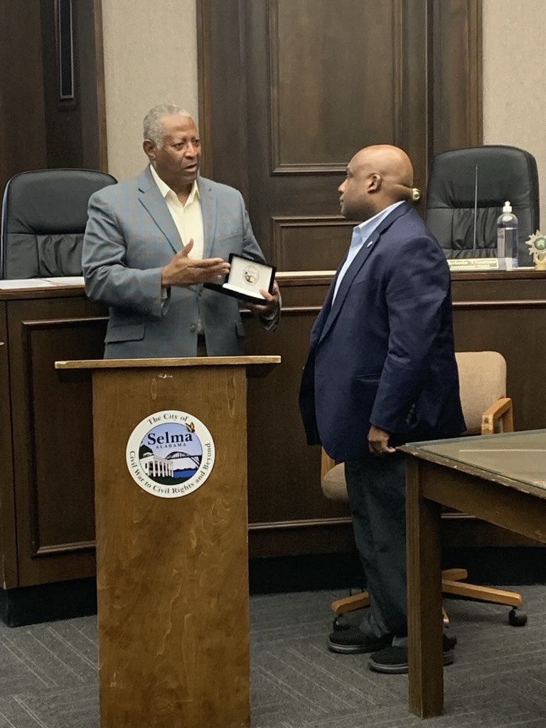 Today @fema Deputy Administrator Erik Hooks and our (A) Deputy Regional Director Rob Ashe met with City Council in Selma, Alabama, to discuss updates on the city’s tornado recovery. 💪