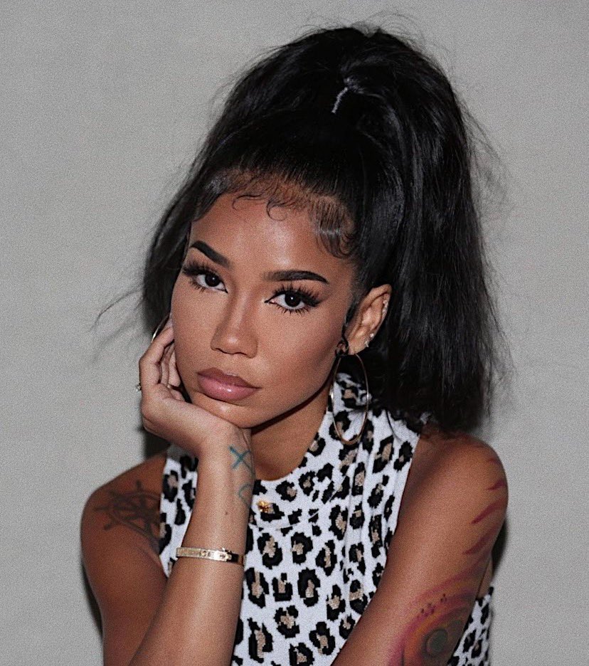 Jhene Aiko‘s discography is perfect.