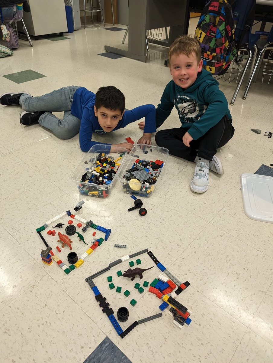 Pennell first grade, getting into build mode today. We had to build enclosures for dinosaurs. #STEM <a href="/PDSD_Pennell/">Pennell Penguins</a> <a href="/PennDelco/">Penn-Delco SD</a> #buildit