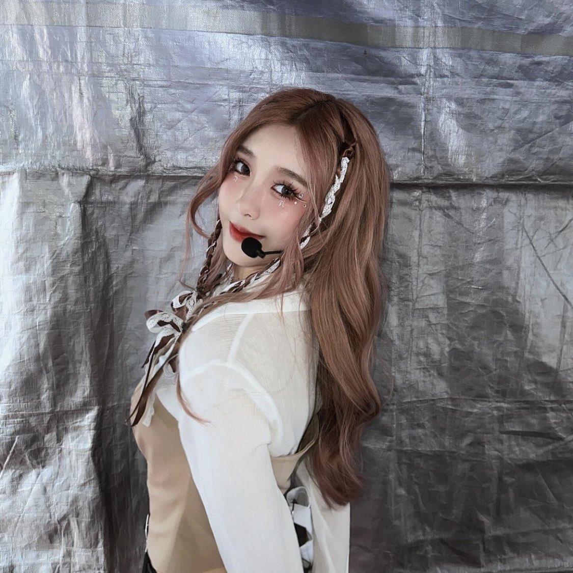 GLzKcfzawAAxTcZ?format=jpg&name=medium