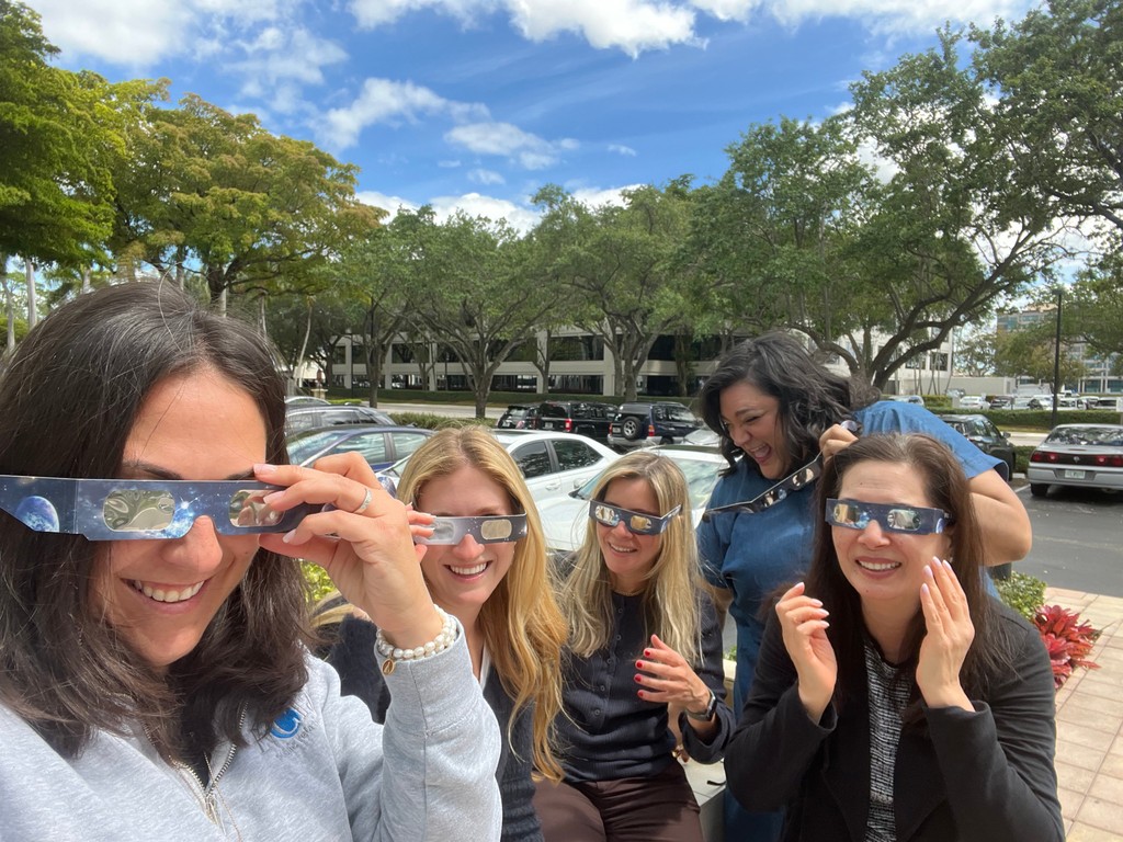 EvClay_PR's tweet photo. 🌎 Happy #EarthDay to all! 🌿 Let’s celebrate by giving back to our planet. 🏝️ We’re proud to call Miami home - it’s truly paradise on Earth.

Check out our team catching the recent #SolarEclipse! Who else caught it? 🌞

#miamilocal #miamibusinesswomen #pragency #savetheearth https://t.co/2J6QJrBVSH