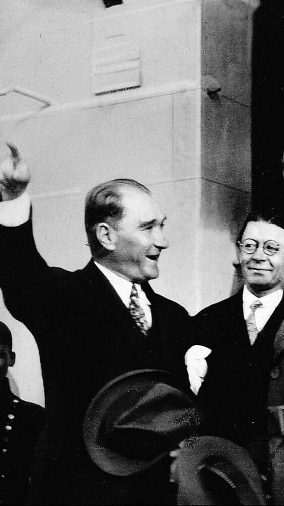 Mustafa Kemal Atatürk: “Mutluyum, çünkü muvaffak oldum.”