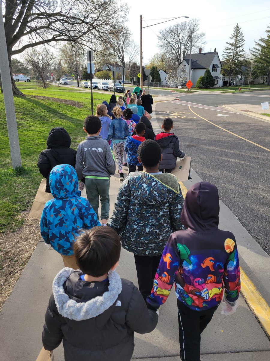 MsWuAS's tweet photo. Happy Earth Day! #annualneighborhoodcleanup  #earthdayeveryday https://t.co/fWJEiBxkAO