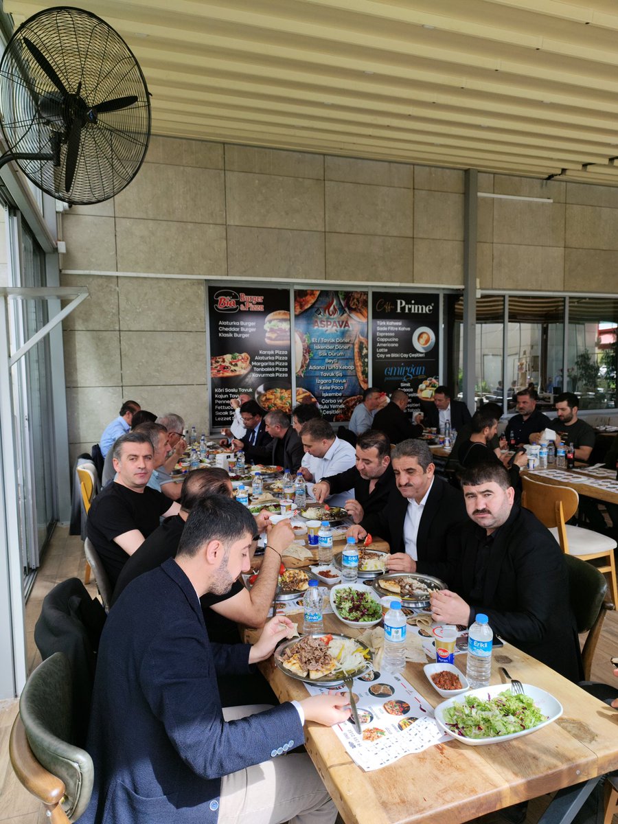 MuslumErbayy's tweet photo. TEŞEKKÜR:

Geçirdiği trafik kazası sonrası ağır yaralanan Oğlum #Berdan’ın 
#Van- #Ankara ambulans uçak temininden bu güne bizleri yalnız bırakmayan; bu zor günümüzde yanımızda olan #Van milletvekilimiz Sayın Kayhan Türkmenoğlu’na teşekkür ediyoruz. @K_Turkmenoglu_V @nevzatvan https://t.co/ZQ7sqvVGJV