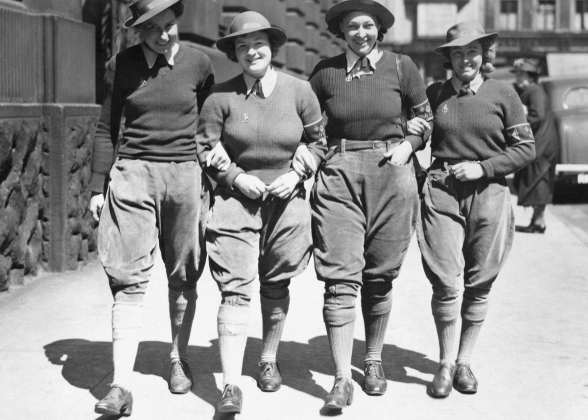 Did any of your relatives serve in the Women's Land Army? Explore their records 👉 bit.ly/3Jlcs9B 📷 Findmypast Photo Collection