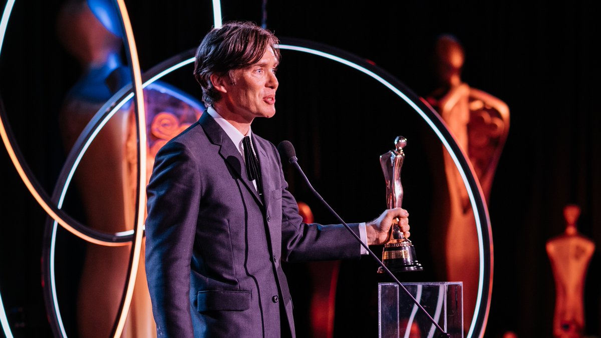 'This goes to all the amazing crew members who work on everything we do... The unsung heroes of our industry' The IFTA for International Film goes to Oppenheimer, and Cillian Murphy accepts the award on behalf of the filmmakers. Watch on YouTube now: youtube.com/watch?v=rqsUY2…