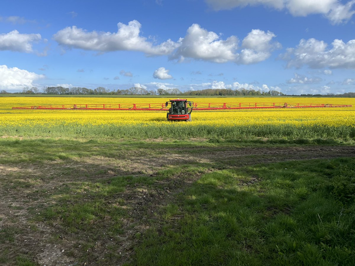 Really impressed with the output we are getting from the <a href="/AgrifacUK/">Agrifac UK</a> Vanguard, 310ha covered today without support.