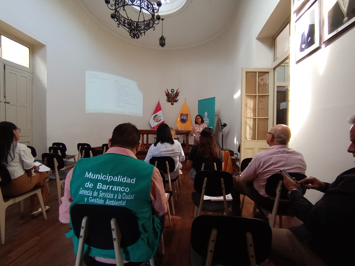 ColiturLima's tweet photo. #COLITURLIMA estuvo presente en reunión organizada por @Barranco_Muni en donde se presentaron ideas de proyectos de inversión pública junto con el Plan de Desarrollo Turístico Local, finalizando así la etapa de elaboración del instrumento de gestión. https://t.co/Jwxg9VOdnS