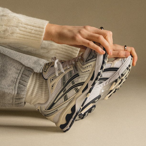 Ad: Last sizes - Women's Asics Gel-Kayano 14 'White/Midnight' RV: howl.me/cl6aGRuvyah UO: howl.me/cl4Z6CbRTiL