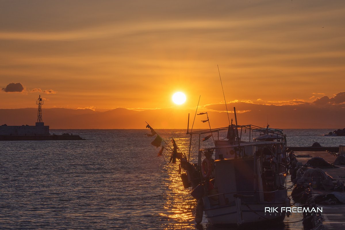 I've so missed this. Not just this view but being here. The welcome I've had has been amazing. To then capture this sunset. What a fabulous start to a trip. This is where I want to be, catching more of this, showing how beautiful this world can be. @CanonGreece @neewerofficial