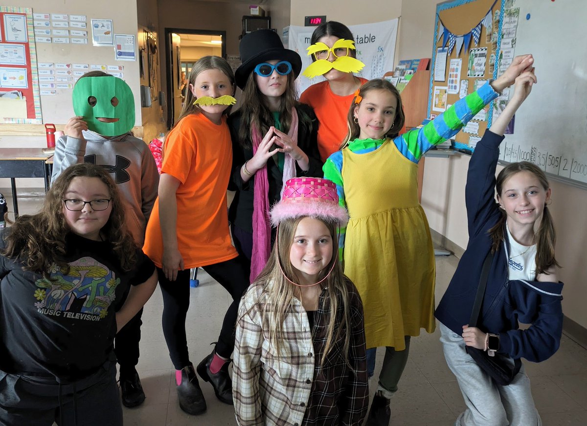 There were a few Lorax characters hanging out in the elementary wing today. A last hoorah for Literacy Week and very on point for Earth Day! 🌍🌳♻️