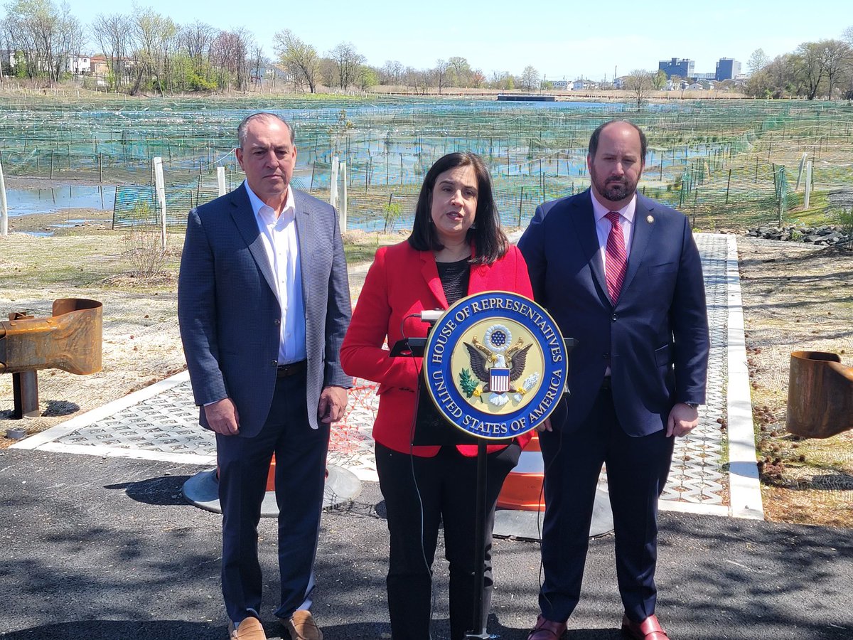 New York City's Bluebelt system has helped fortify #StatenIsland & lessened the severity of flooding, particularly for residents in the Midland Beach & Ocean Breeze communities. I'm proud to have secured $1 million in federal funding to support our Mid-Island Bluebelt with new