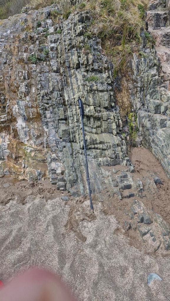 morgan_bugler's tweet image. Third day of the Tenby field course introduced the undergraduates to geological mapping @JRawlingsVolc @OceanEarthUoS