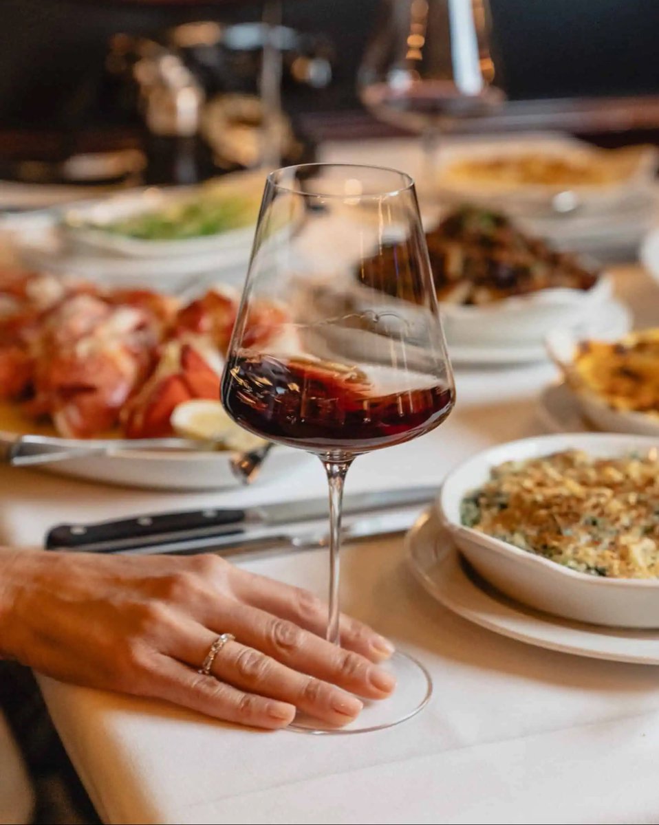 🍷✨ Dive into a world of culinary excellence with Pappas Bros. Steakhouse and their esteemed Wine Director, Jon Walker! 🥩👨🍳 Join on April 26th from 6:00 – 8:00 p.m. Reserve your spot now! zurl.co/jvRg Read full article [Link in bio ] 🍴