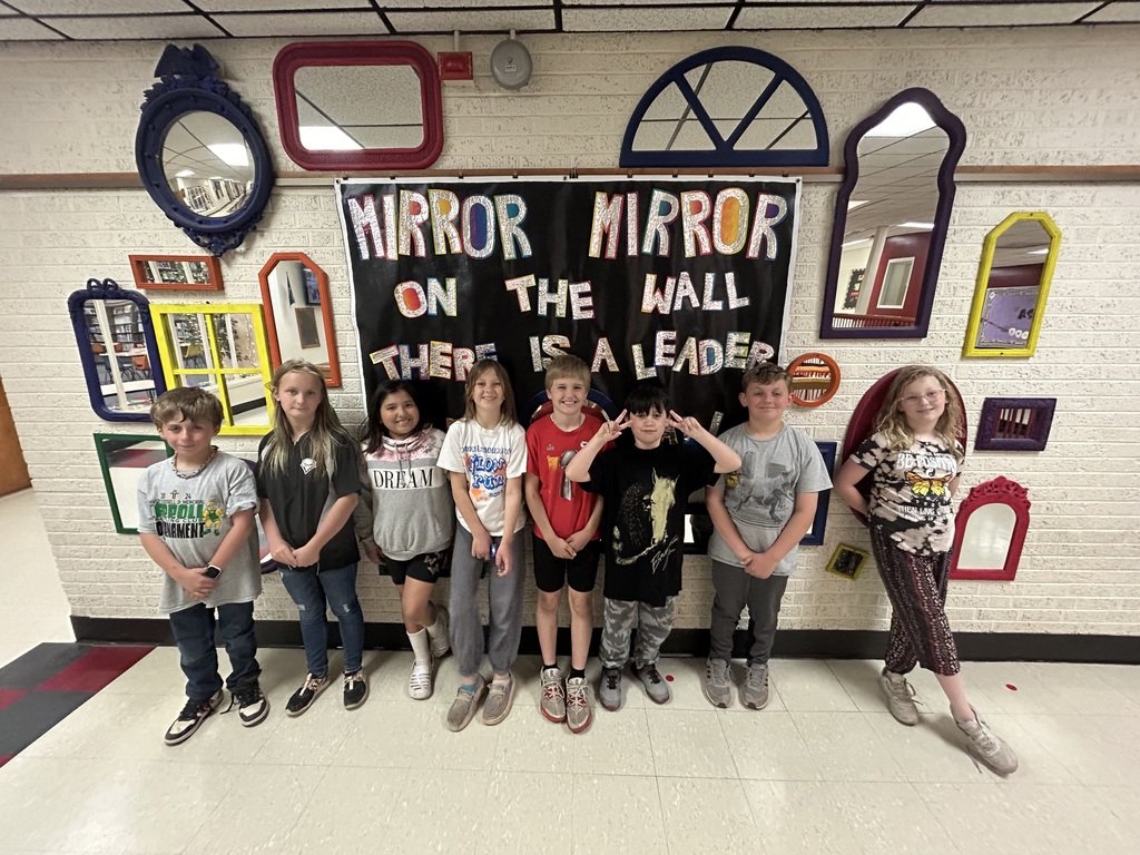 usd331kems's tweet photo. Mrs. Adcock would like to recognize Colton, Tiea, Nevah, Grace, Cason, Rylan, Nic, and June for setting a great example.  AWESOME! https://t.co/zSV3d5sT0O