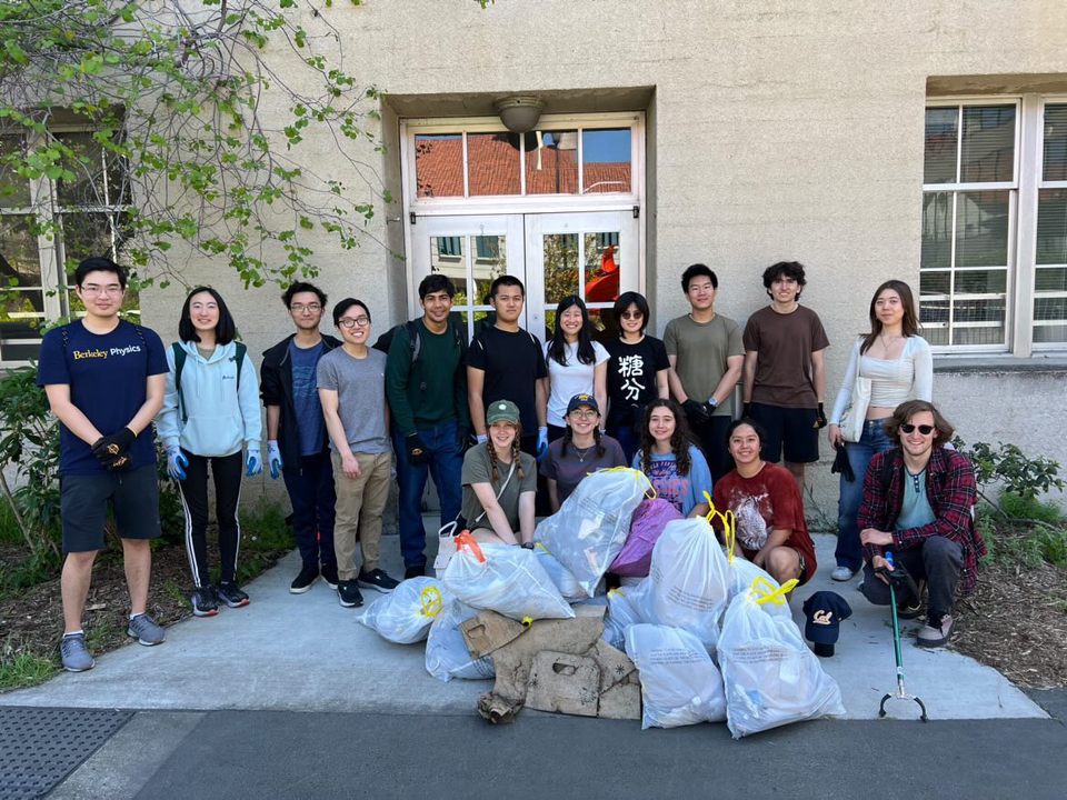 Happy #EarthDay2024! Our team @UCBerkeley just finished a big Campus Cleanup event to collect pieces of trash and plastic waste in the community. #GoBears! 🌎🐻 #YouthEarthWeek