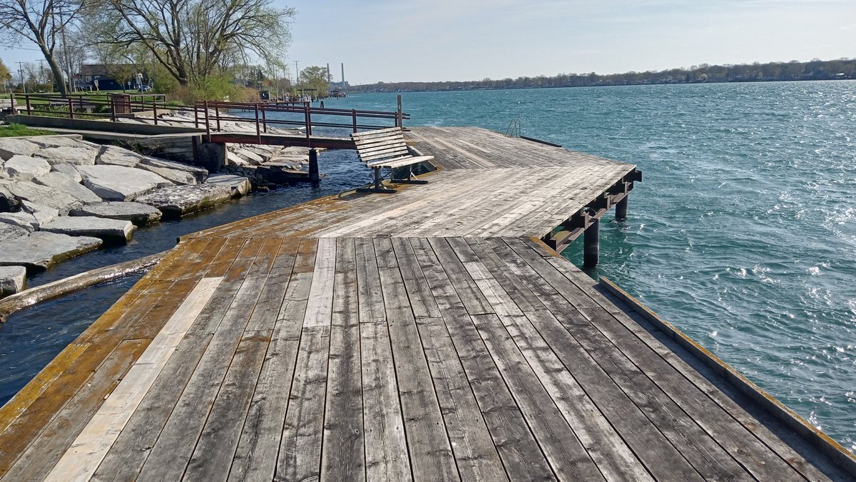 dwarren1010's tweet photo. @WxOntario1 beautiful day in #courtright #stclairtownship #sarnia #Ontario #stclairriver https://t.co/yjL1dlcRkq