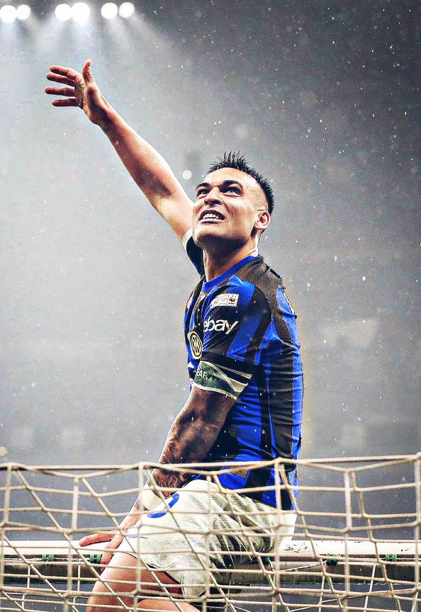 فخامة الكابيتانو وهداف الدوري لاوتارو 💙💙.