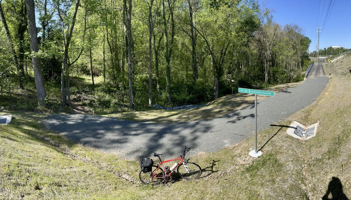 1/2 I explored & filmed 66 Parallel Trail along I-66 between Centreville & Dunn Loring in Northern Virginia #bikeVA
-west end in Centreville
-filming setup: double clamp to hold my selfie stick
-trail heading west
-future Random Hills connector will replace a short dirt trail