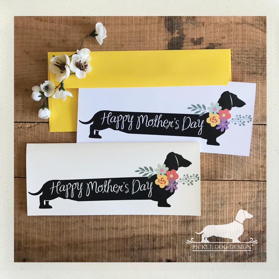 #MothersDay is three weeks away! Add a little #doxie to the #flowers you give #Mom this year. 🌺🌸🌼 Available in white and ivory with a yellow envelope. Enjoy 25% off and FREE SHIPPING on all #cards: pickledogdesign.etsy.com/listing/522343…

#dachshund #formom #dogmama #fromthedog #dogmom