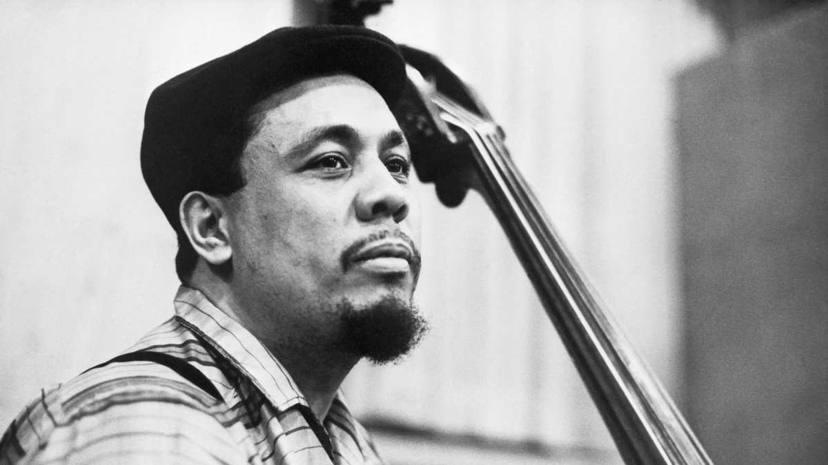 victorcadet's tweet image. El 22Abr1922 nació el prolífico compositor, director de banda y bajista de jazz 🇺🇸 #CharlesMingus, uno de los más más influyentes de la historia del género, entre el hard bop y el free jazz, que en los 60 publicó mas de 30 LPs de los más de 60 que grabó. youtu.be/p0H2G_W-O0I?si…
