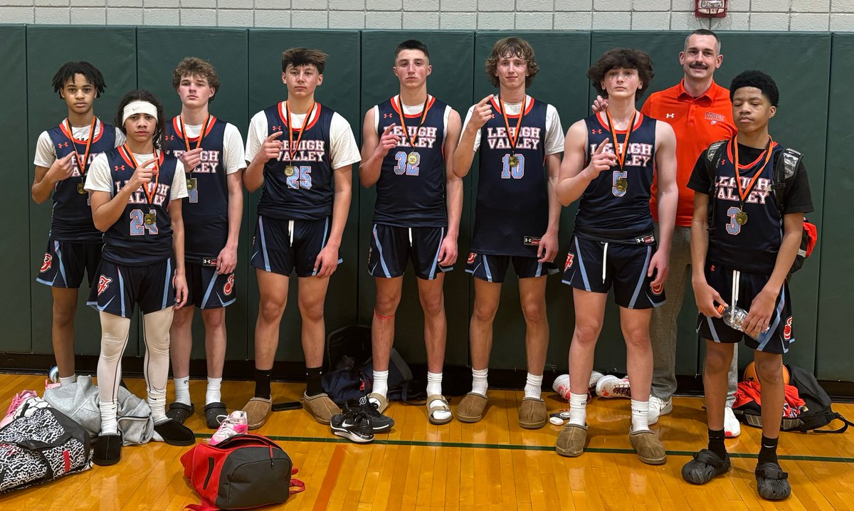 Playing in the 9th grade division, Lehigh Valley Force 8th grade took home the championship at the Perkasie Knight’s Tournament this past weekend. We are so excited for this group’s future ! Great job !