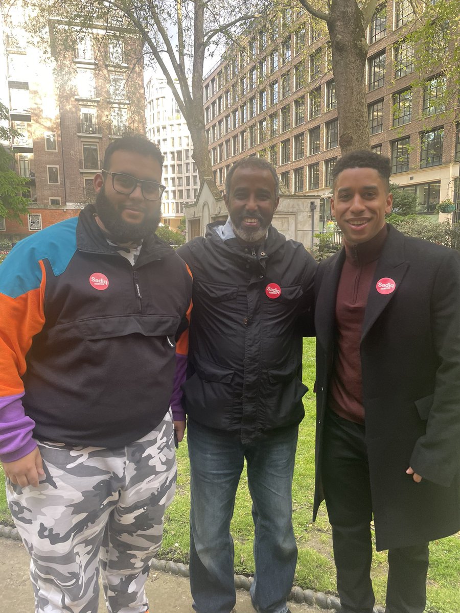 Out and about at @CityWestminster this evening while campaigning with Cllr @Hamza_Taouzzale and Cllr @specialErny 🗳️ @SadiqKhan 🌹✅ 🗳️ @JSmallEdwards 🌹✅ 🗳️ @UKLabour #UKLabour #LabourDoorstep #westminter #suleimanosman