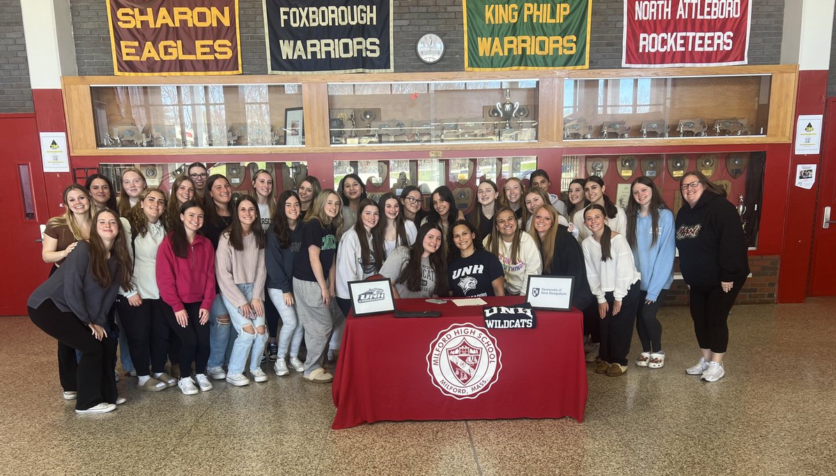 How about this Milford Cheer Gal headed to UNH to RAWK the NCAA, RAWK ON Patricia Fernandez & MHS Cheer!$!🥳❤️‍🔥 @jcotlin @MilfordSchools @MHSBoosters2 @Chappy8611 @LauriePinto5 @HawksMilford @HockomockSports