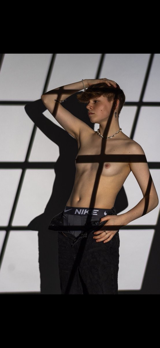 luisxwaveeee's tweet photo. Stop staring and start stripping 😈🥵 https://t.co/icK6SSi5ZJ
