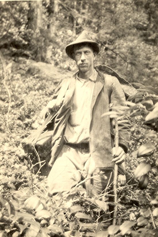Meet Bill Ramsay, a true pathfinder of the Smoky Mountains' early 20th-century hiking scene. His story is etched in the trails to Mt. Le Conte, an enduring testament to the adventurers of yesteryear. 🏞️🥾 #SmokyMountains #HikingHistory #MtLeConte (Photo credit: Laura Thorburgh)