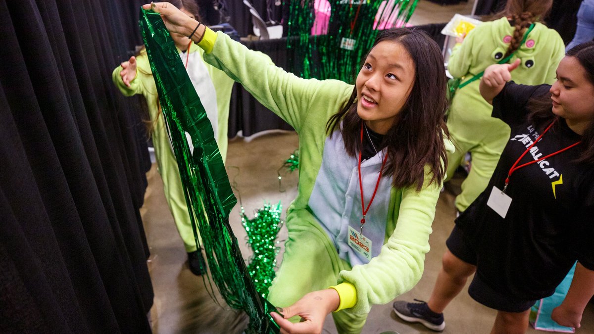 Deck out your team's pit area with a theme of your choice and enter our annual Pit Design Contest! 🌟 Have your team's pit area is decorated by the end of your FIRST day at #VEXWorlds so we can take pics and get you entered!

View rules & regs here: buff.ly/3JvSYiM