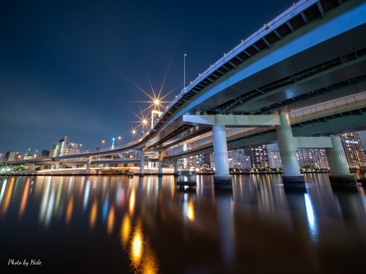 水上都市のような夜景🌃

#OMSYSTEM