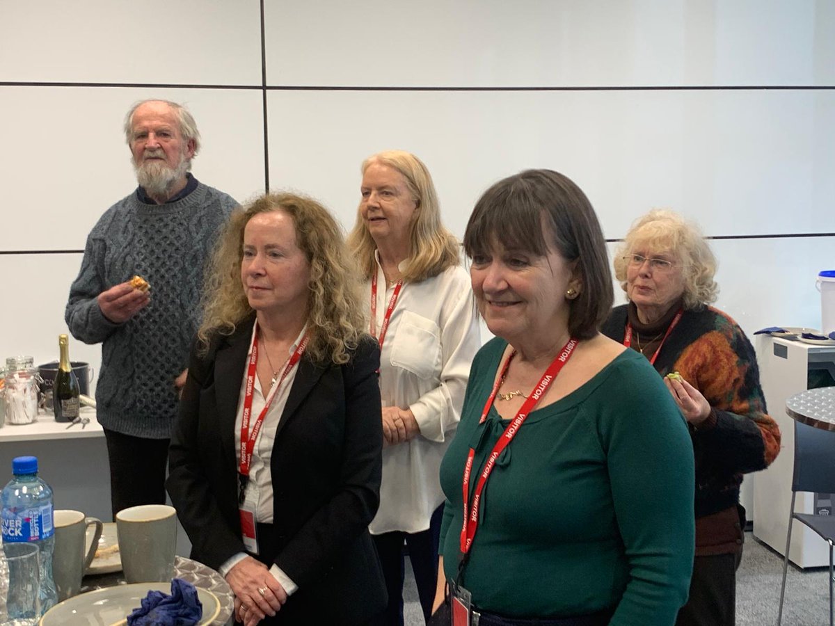 Queen's Graduates' Association tweet media