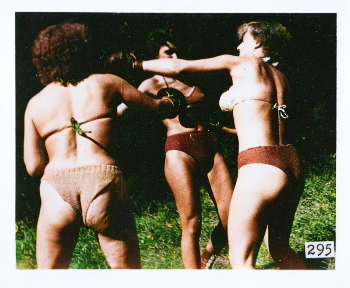 WOMEN'S BOXING, Berlin, Germany, late 1940s
DR. ZSCHIEGNER'S FIGHTING WOMEN 

A wild boxing battle outdoors between three of Dr. Z's fighting beauties. What were the rules here?

Photo distributed by Bernard Kobel in the USA. Bernard Kobel No. 295.

Photo 4800 dpi scanned from