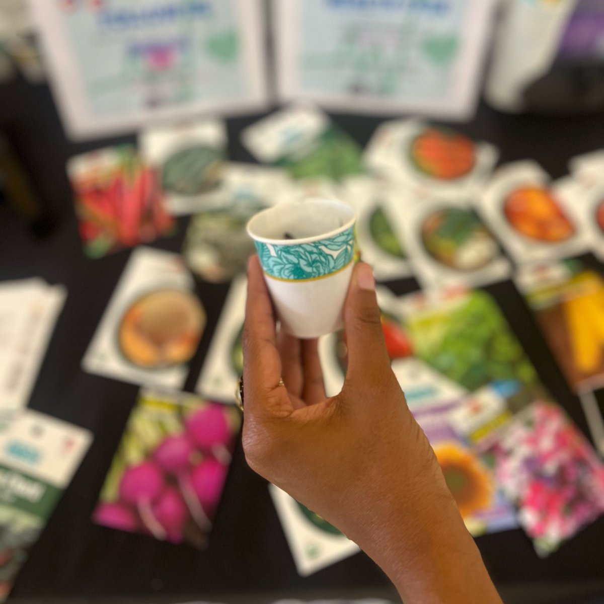 Students in OK got to plant veggie and herb seeds in celebration of #EarthDay as a part of our 'Heal the World' booth. Special shout out to mentor Thomas Hensley for facilitating. 🌱