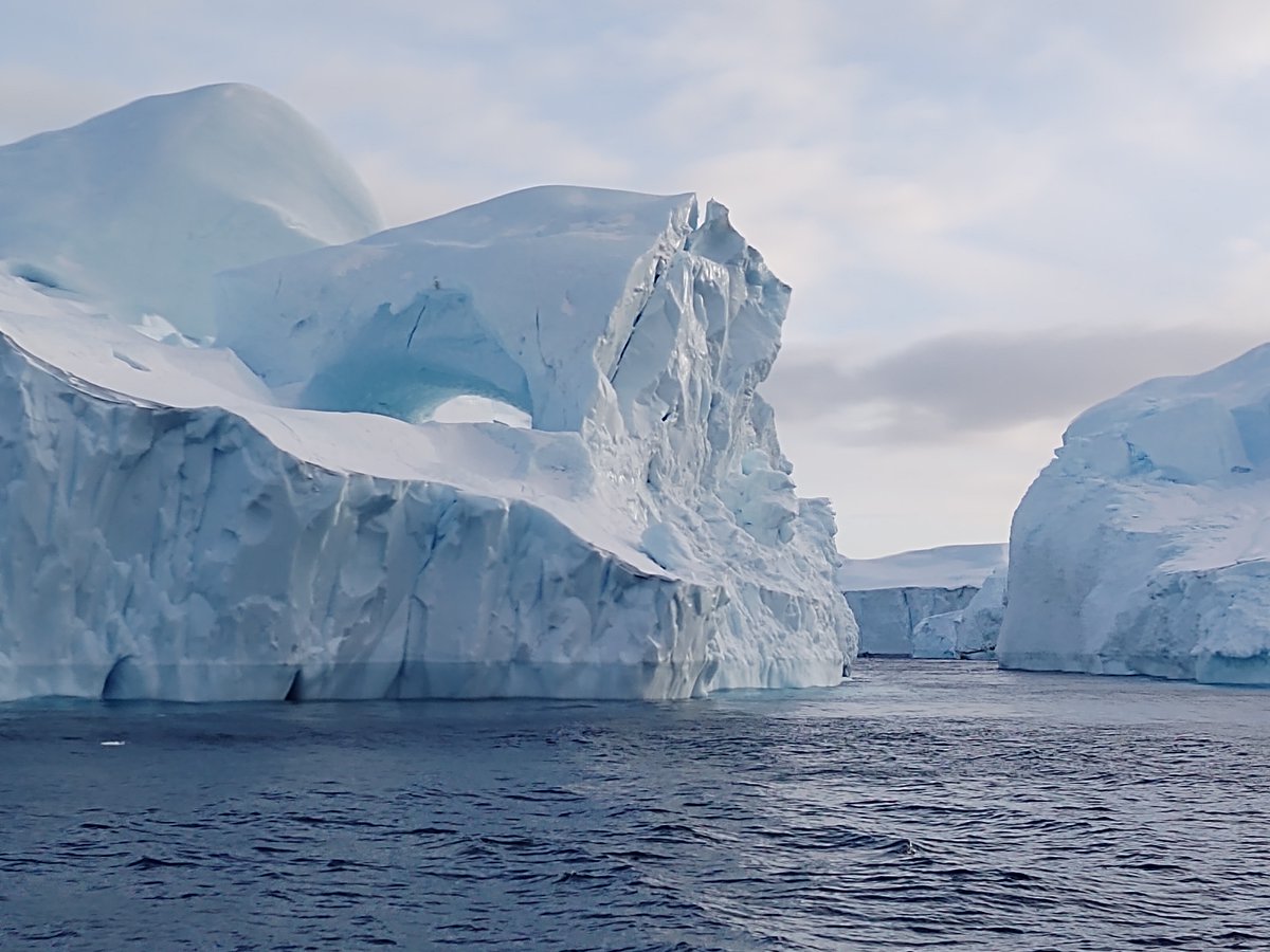 Take a look at these massive icebergs I saw in Disko Bay #Greenland, melting away + the biggest contributor to sea level rise globally. Unless we reduce #fossilfuel use by 50% by 2035, a climate time bomb goes off says the UN IPCC. #EarthDay2024