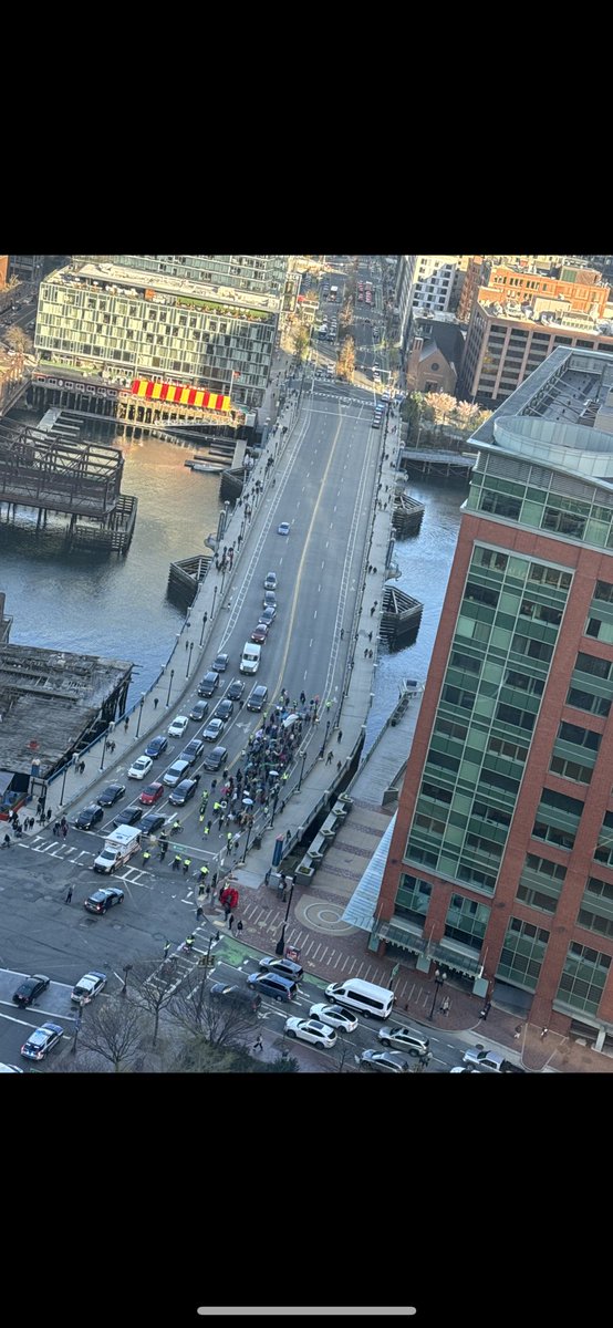 Climate change protestors doing their thing tonight over by Seaport Blvd in Boston…all in honor of Earth Day 2024 #7News