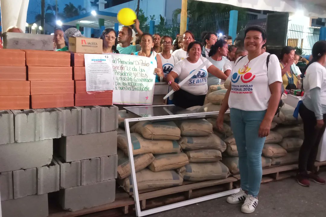 CEYaracuy's tweet photo. El municipio Sucre fue el escogido para desarrollar la jornada número 17 del Gobierno de Calle ejecutado por el Ejecutivo regional, dónde se entregaron los recursos para ejecutar 39 proyectos de manos del Poder Popular organizado. #Yaracuy https://t.co/2DezF4g7cM