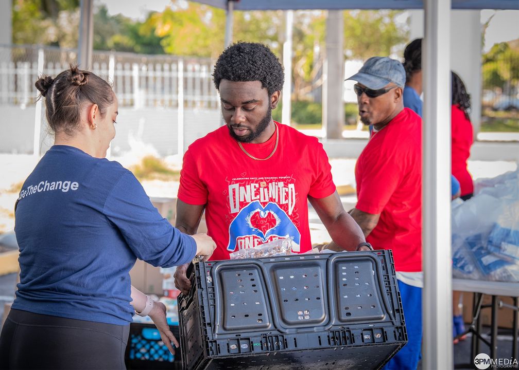 Last weekend, we hosted the @joshuasheart Food Drive at our Miami branch and it was a huge success! It's was a pleasure to be involved in such an impactful event. It's moments like these that remind us of the power of community and the importance of giving back. 🖤✨ #FoodDrive