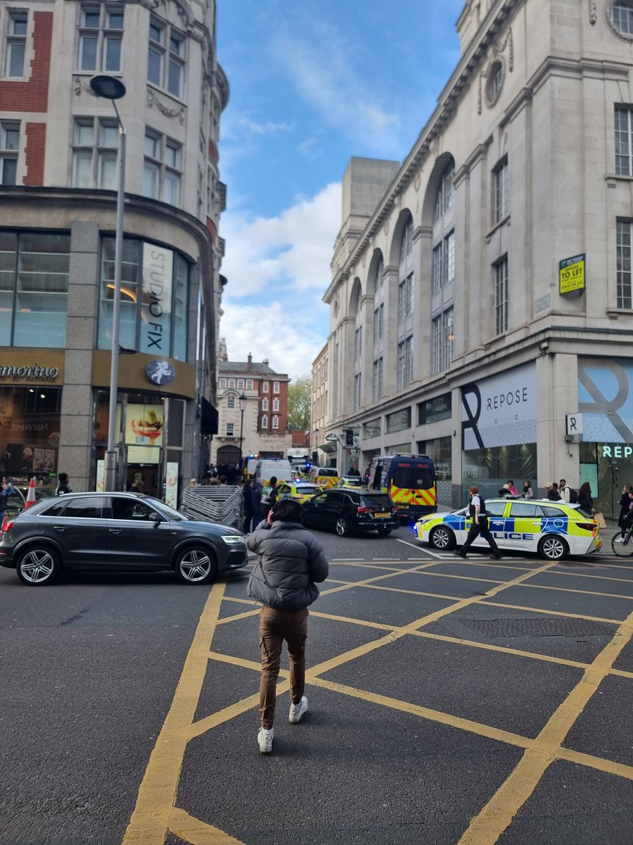 what happened today at Higj St Kensington?

9 police cars outside Virgin Active.

#virginactive
#highstken