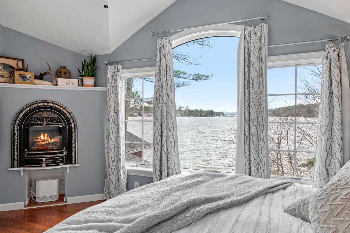 WolfReel's tweet photo. On This Week's Alpha Mondays. Winnipesauke Goals!! 🤩 📸 🐺

📍 239 Dockham Shore Road Gilford, NH

Realtor: Kevin Shaw at Four Seasons Sotheby’s International Realty

#WolfReel #winnipesaukee #lakelife #lakesregion #NHRealEstate #NHRealty  #GilfordNH #LaconiaNH #Laconia https://t.co/yXdaBcCqcM