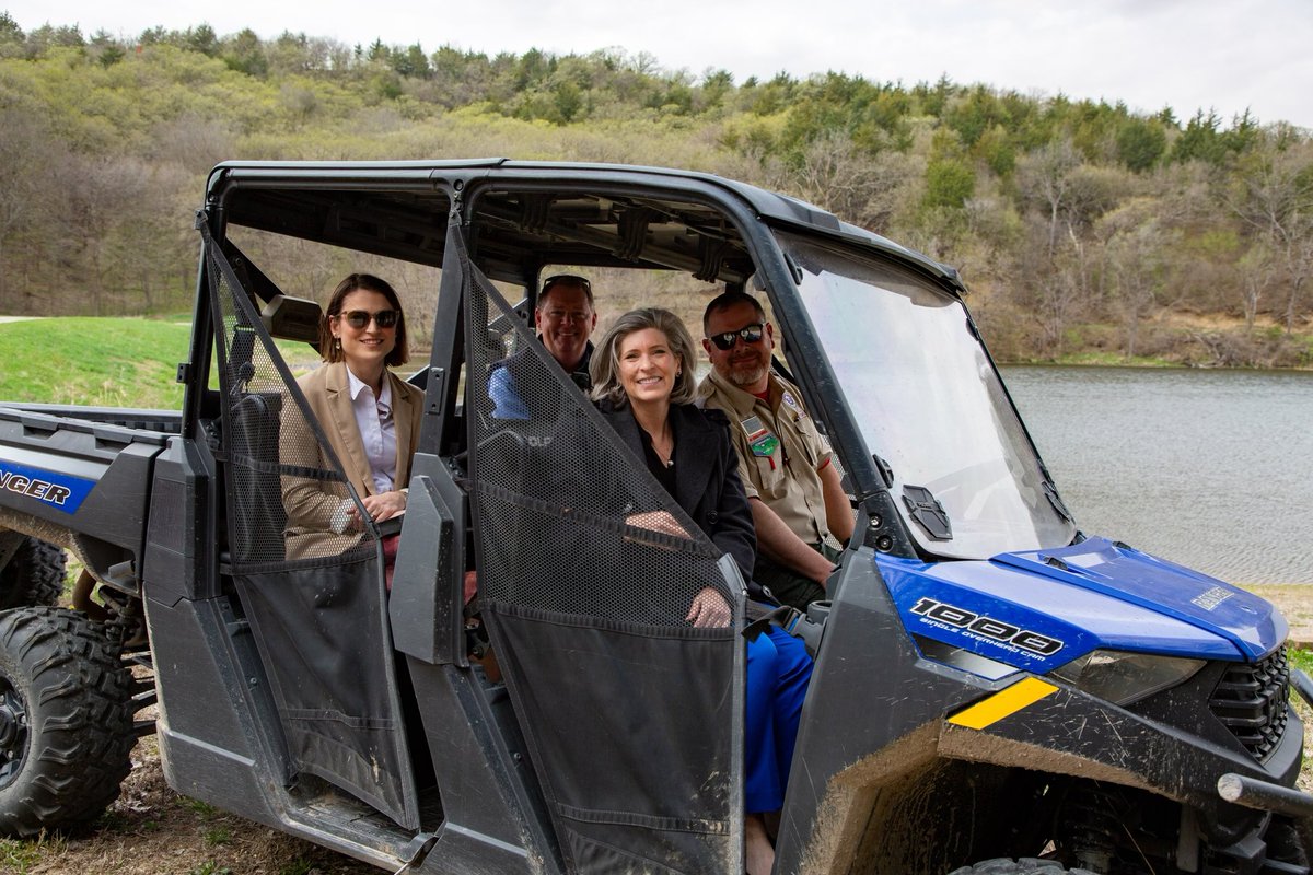 Joni Ernst tweet media