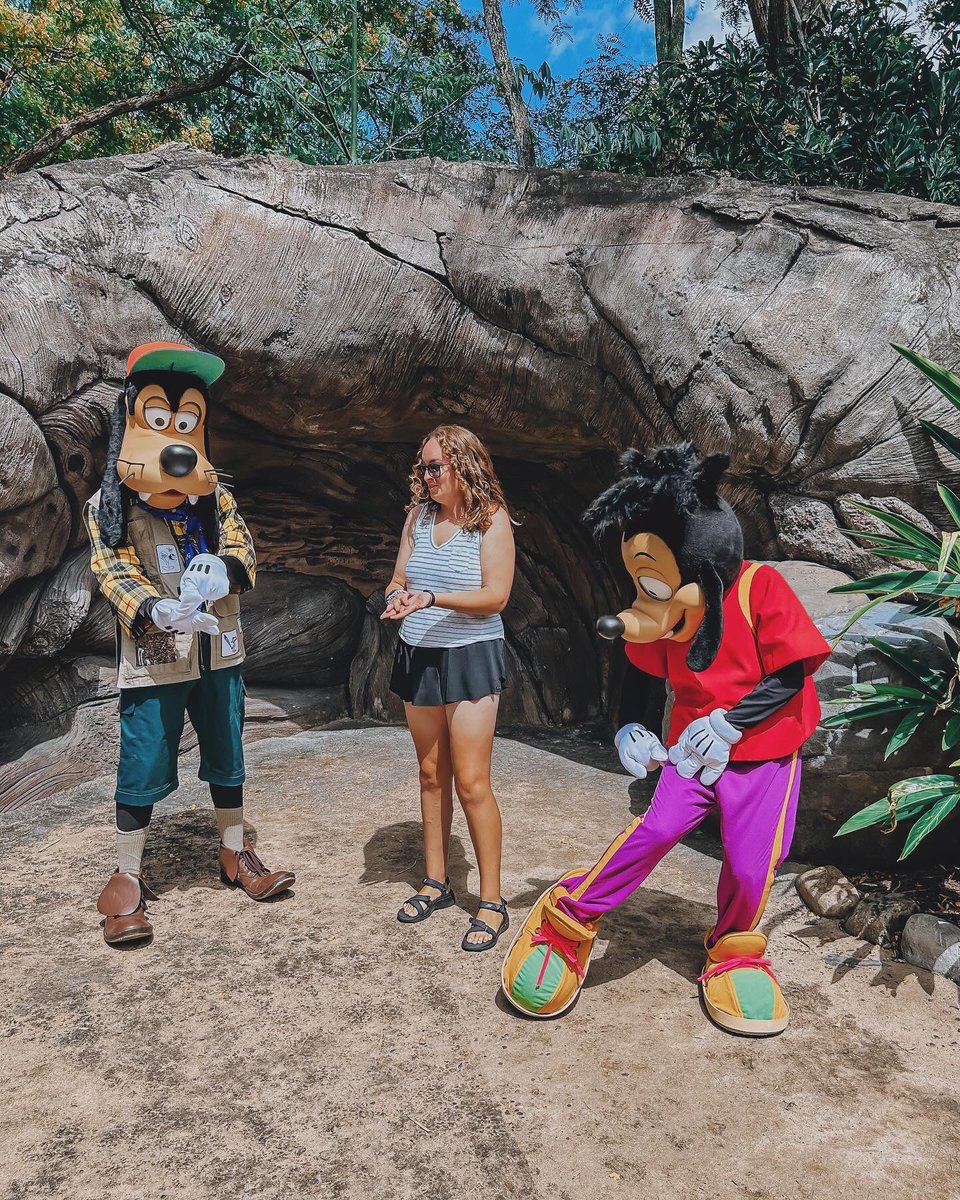 my rare character hunting has officially begun by celebrating earth day with BIRDWATCHER GOOFY AND MAX!